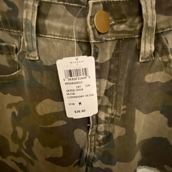 Camouflage Ripped Jeans - Picture 3 of 3